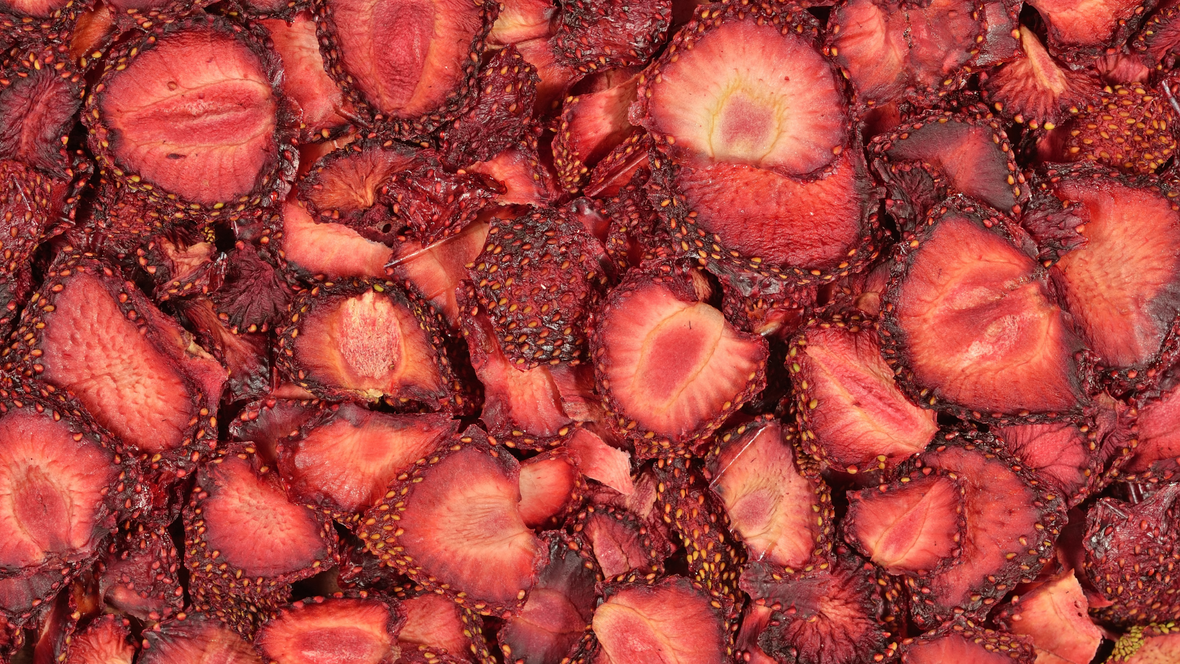 diy-how-to-make-your-own-freeze-dried-strawberries-at-home-anna-and